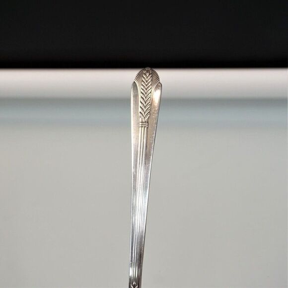 WM Rogers IS Allure 1939 Pattern Silverplate Serving Spoon 8.25 inch Art Deco - Picture 4 of 8